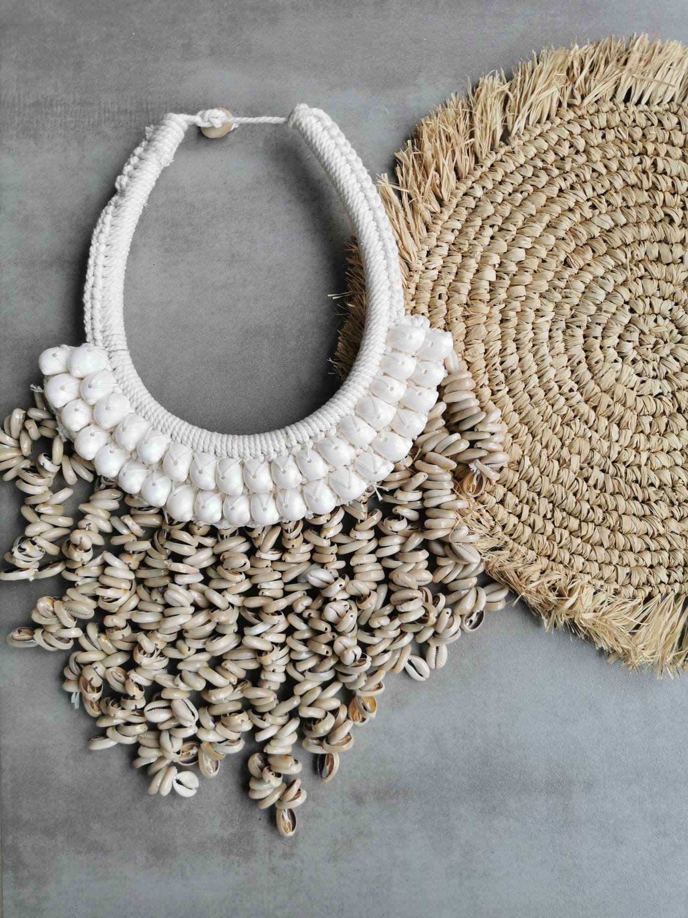 Collier en Perles et Coquillages Balinais Modèle Petra