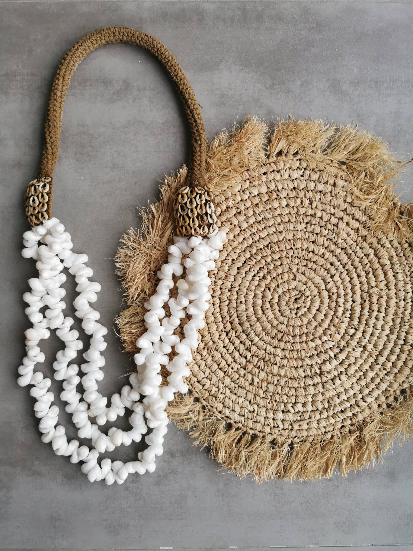 Collier 3 Rangs Coquillages Balinais et Macramé Modèle Rania