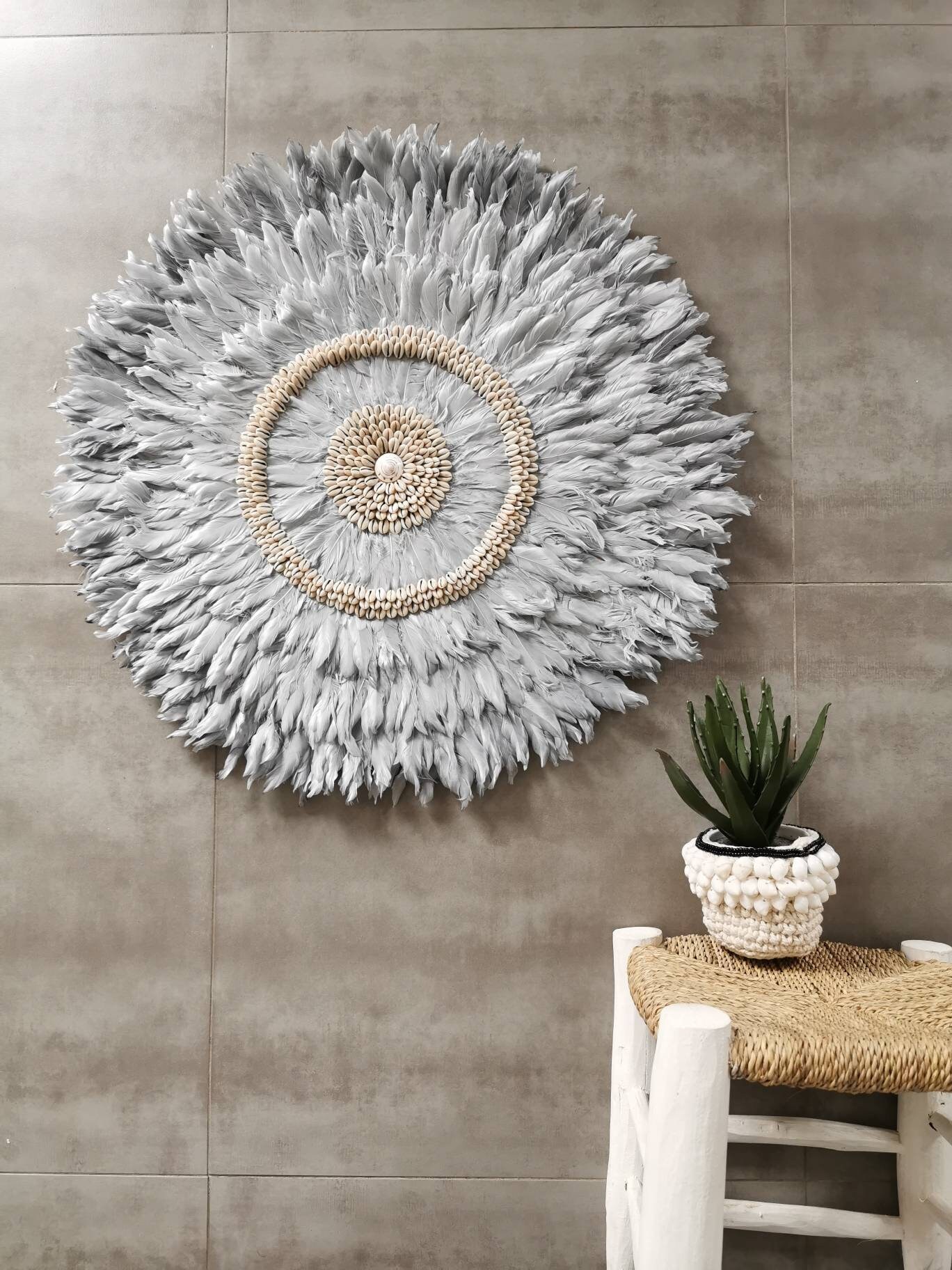 Géant Juju Hat Jujuhat en Plumes Naturelles avec Centre Coquillages Diamètre 72 cm Coloris Gris Arge