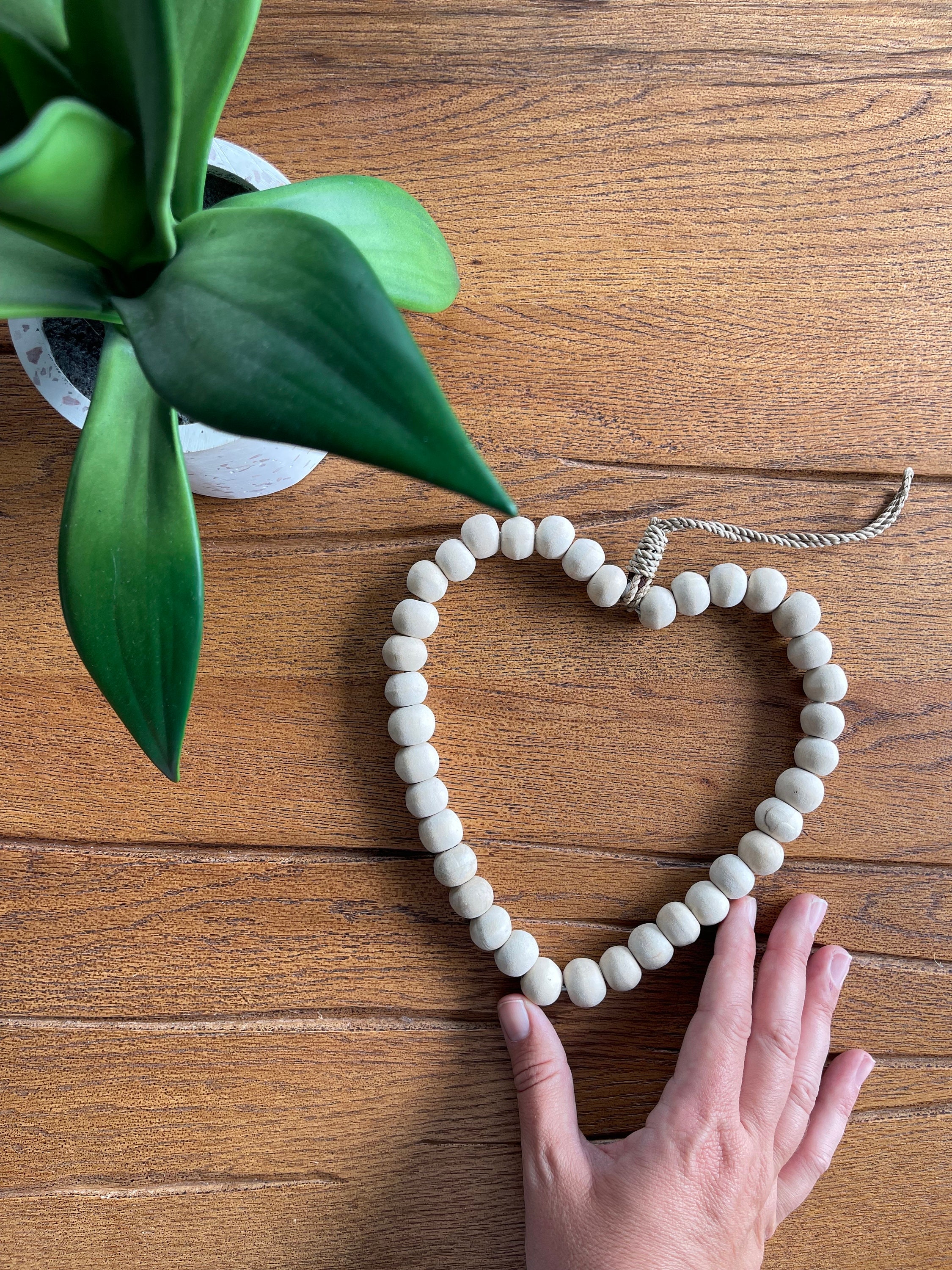 1000pcs Perles en Bois Colorées,7mm Perles Artisanales,Perle Bois Naturel Colorées,pour Perles pour Bijoux, Bracelets, Colliers, Porte-Clefs,Artisanat et Décoration de la Maison