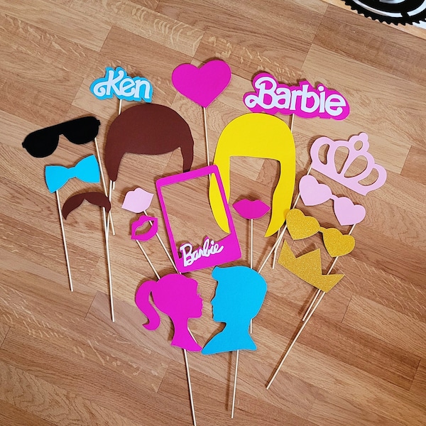 Accessoires photobooth x 18 thème Barbie & Ken