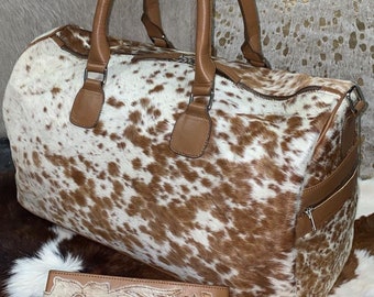 100 % BRAZILIAN Leather Cowhide Holdall / Duffel -  Natural Fur - Weekend/Overnight Bag Cow Pony Stylish Bag- cowhide bags