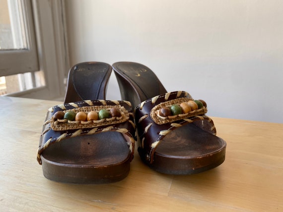 VINTAGE 90s Does 70s Leather Clogs, Studded Embro… - image 8