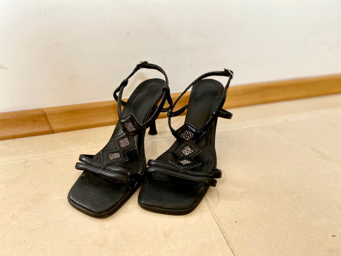 square toe heels 90s