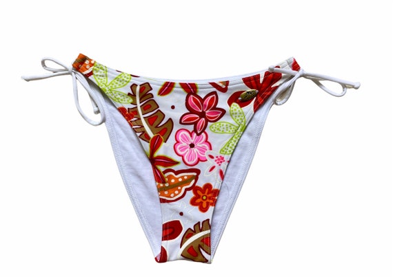 Vintage Y2K Bikini Hibiscus Print NOS White Red T… - image 3