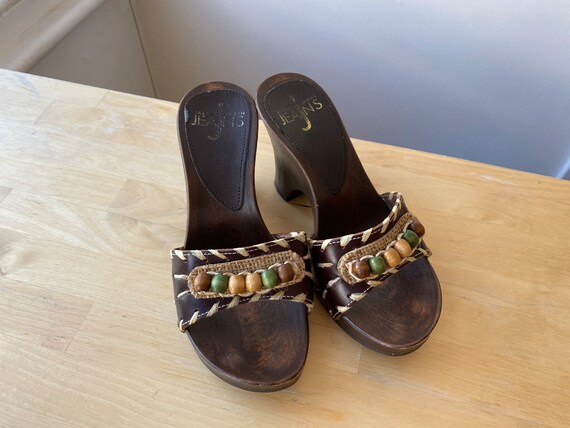 VINTAGE 90s Does 70s Leather Clogs, Studded Embro… - image 4