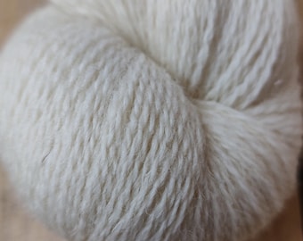 British bluefaced Leicester and masham 4ply  light fingering weight  , non-superwash yarn 100g/450m natural colour undyed.