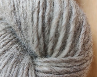 British bluefaced Leicester and masham single ply roving style worsted  weight  non-superwash yarn 100g/200m natural colour, undyed.