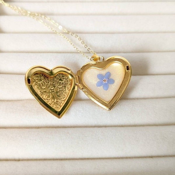 Real Forget Me Not Flower Photo Locket Pendant, Vintage Style Heart Locket Necklace, Handmade Gift for Her, Keepsake Neklace