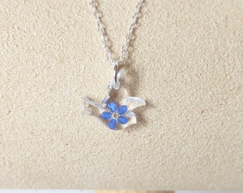 Collana in resina colomba fiore blu Non ti scordar di me, ciondolo minimalista con uccello delicato, regalo fatto a mano per lei, opzione catena in argento sterling