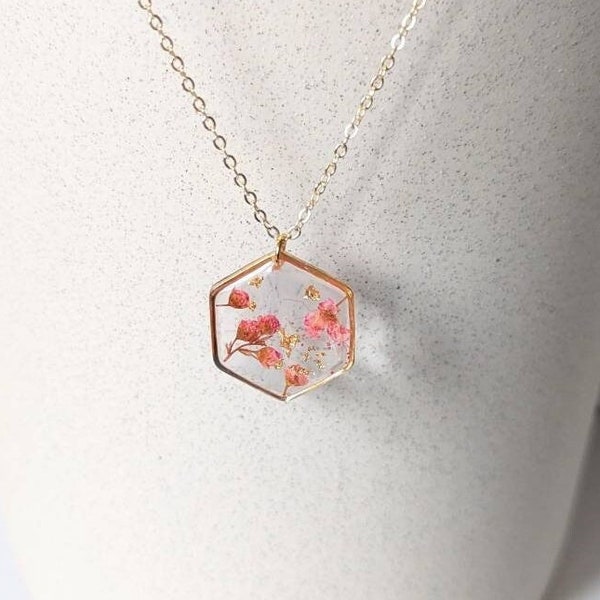 Red Heather Hexagon Necklace, Real Pressed Flowers Gold Necklace, Hexagon Resin Pendant, Handmade Gift for Her, Christmas Present