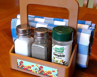 Napkins and Salt/Pepper/Spice Holder
