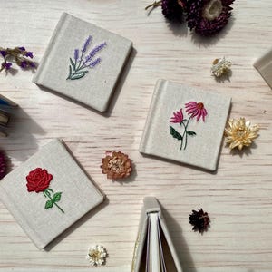 Miniaturowa haftowana książka na notatki, cytaty i dowcipy, upominki ślubne, nowatorski szkicownik poezji
