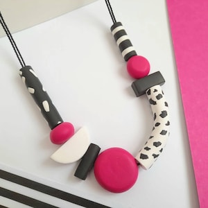 Polymer clay necklace, 80s, art necklace, modern necklace, geometric necklace, vintage style, black fuchsia necklace, aesthetic, bauhaus