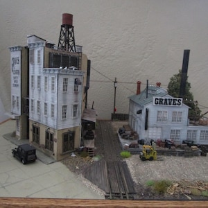 Pro Wood Built HO 1/87 Scale &quot;Graves Elevators & Lifts&quot; Bar Mills Building Scene For Train Layout