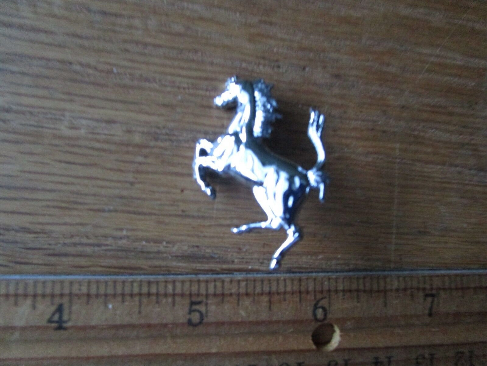 フェラーリ純正カヴァリーノ 1.5インチ 4cm 灰皿用馬エンブレムバッジ 