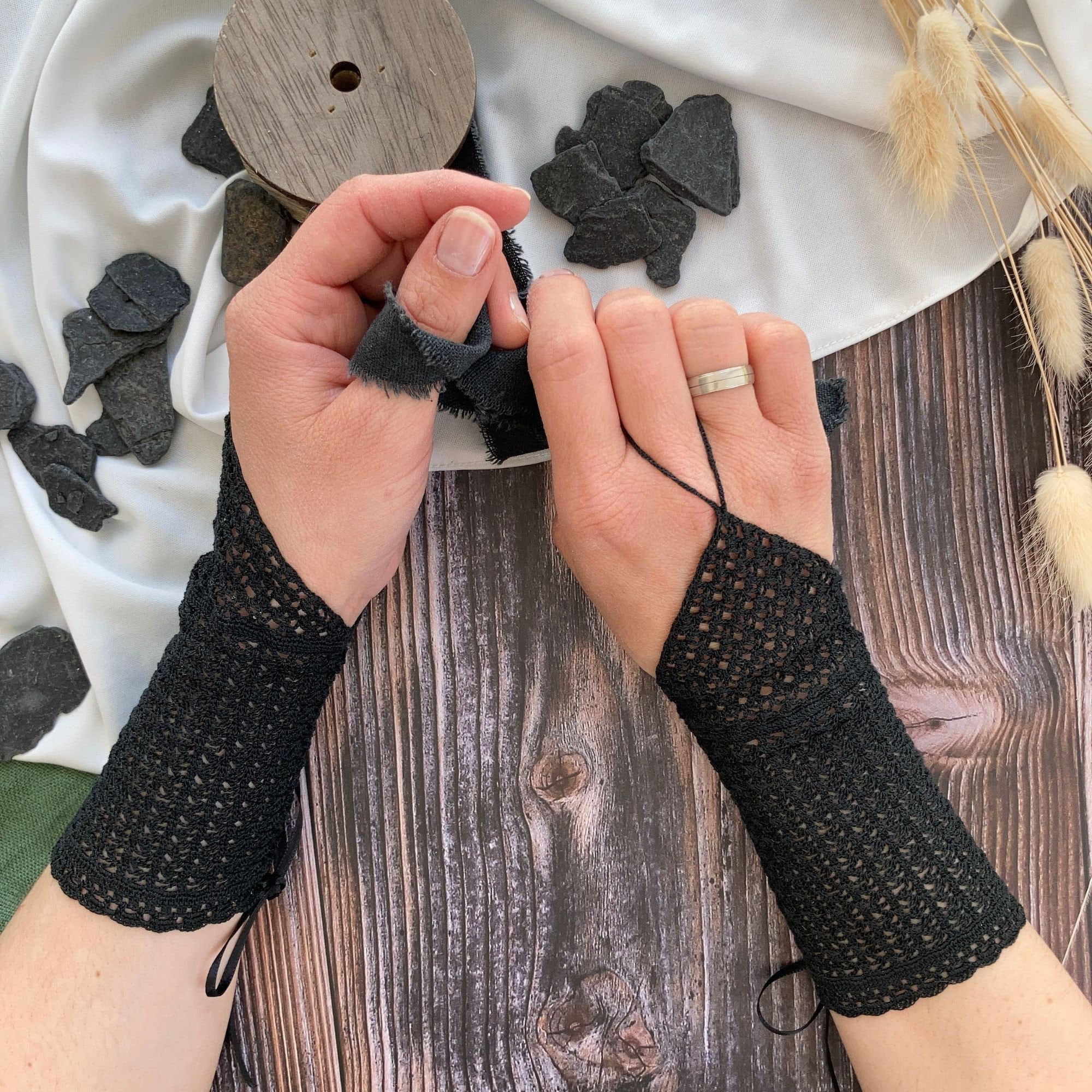 Paire de gants blanc au crochet vintage - Le Grenier de Lisette