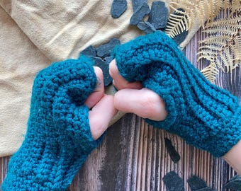 Crochet Gloves Pattern // Fingerless Gloves Pattern // Fingerless Gloves Arm Warmers // goodiby