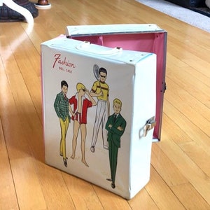 RARE Vintage Early 1960s LARGE Fashion Doll Case
