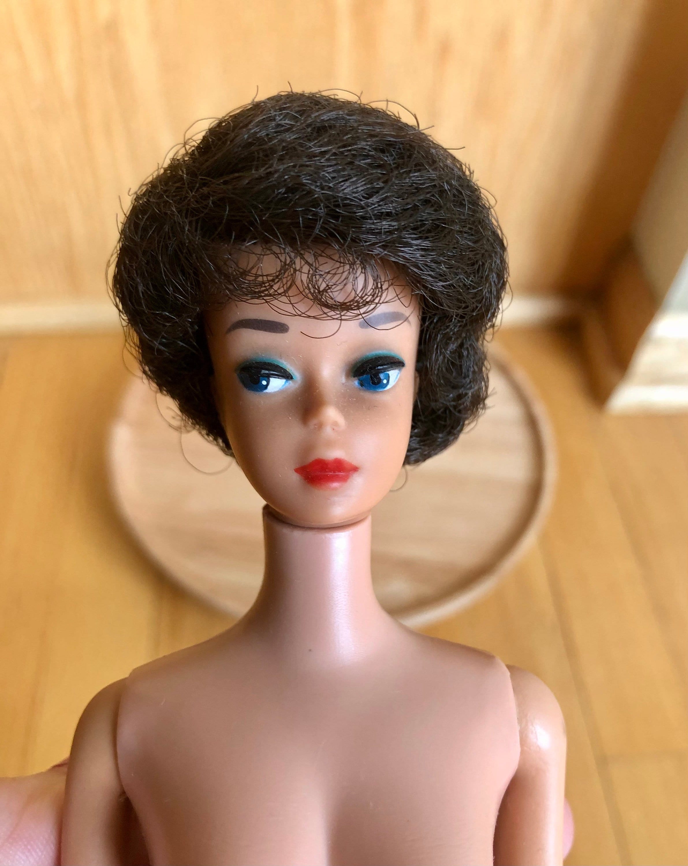 Acheter Barbie Signature Looks Cheveux blonds courts Mattel HCB78