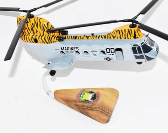 HMM-262 Flying Tigers CH-46 (2013) model, , 1/38 (14") Scale, Mahogany, Phrog