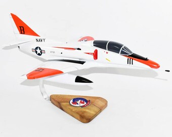 VT-21 Redhawks TA-4J Model, 1/27th Scale, Mahogany,