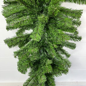 VTD005-48" Artificial Canadian Pine Teardrop Swag 130 tips-Green,Wreath Base, Pine Wreath Base, Wreath,Swag Base,Pine Swag,Teardrop Swag