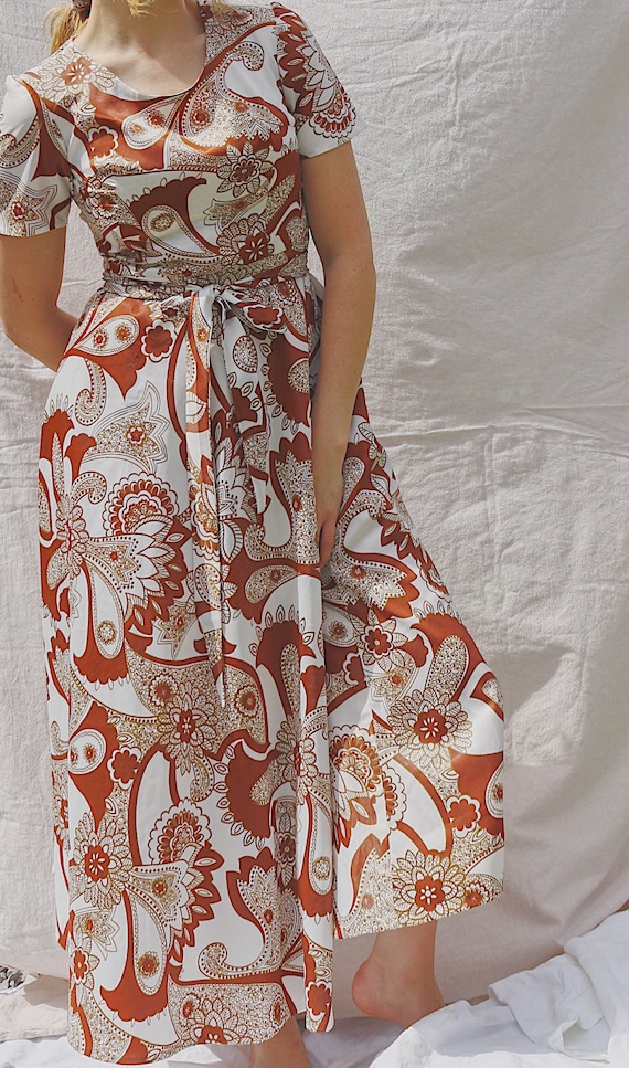 Vintage 1970’s paisley maxi dress with full skirt