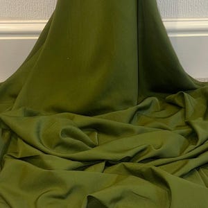 1 Meter Bottle Green 100% Polyester Lining Plain Quality Fabric Soft Light Weight 45” Wide Matt.