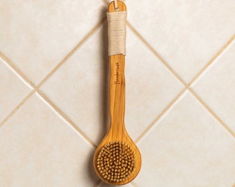 Bamboo Dry Brush | Sisal Bristles | Vegan | Compostable | Plastic Free | Exfoliating Bath Brush | Natural Material | Long Handle Body Brush