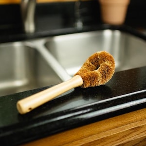 Bamboo Drinkware Brush | Rounded Head | Coconut Bristles | Vegan | Plastic Free | Compostable | Kitchen Cleaning Scrubbers | Gift Idea