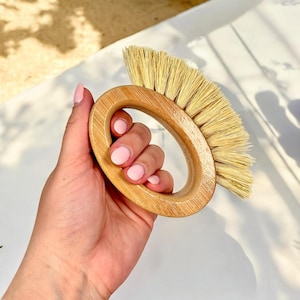 Bamboo Oval Cleaning Brush | Plant Based | Kitchen | Compostable | Earth Friendly | Plastic Free | Environmentally Friendly | Sustainable