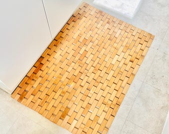 Bamboo Bath Mat: Eco-Friendly Spa Style - Water Resistant