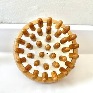 Bamboo Scalp Massager with Bamboo Pegs