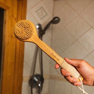 Bamboo Dry Brush Sisal Bristles Vegan Compostable Plastic Free Exfoliating Bath Brush Natural Material Long Handle Body Brush image 3