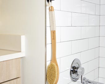 Brosse de douche en bambou et poils de sisal naturel : brosse sèche pour le bain