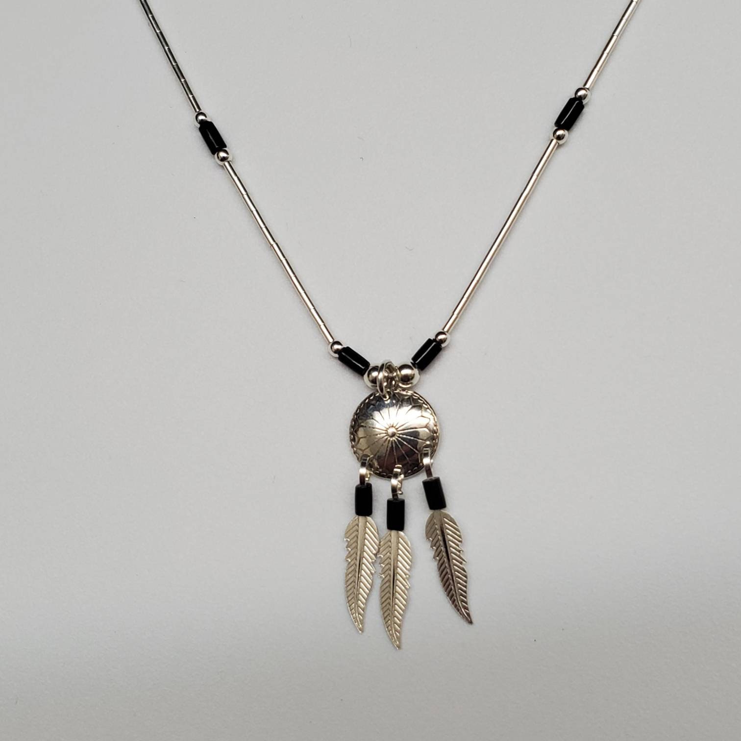 ネックレス・ペンダント QUARQOR 9501 silver925 NECKLACE Q925 Silver Stamping Concho Black Feathers Necklace With