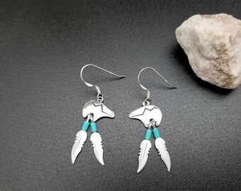 ピアス +ENGBROX+ silver925 poetry heart pearl earring EBEA23052 Q925 Sterling Silver Heart Line Bear With Feather Dangle