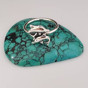 Q925 Zwei Delfine Ring | Benutzerdefinierte Ringgröße Sterling Silber | Delfin Ring Größe 6 bis 9 US | Sterling Silber Delfin Schmuck | Hergestellt in den USA