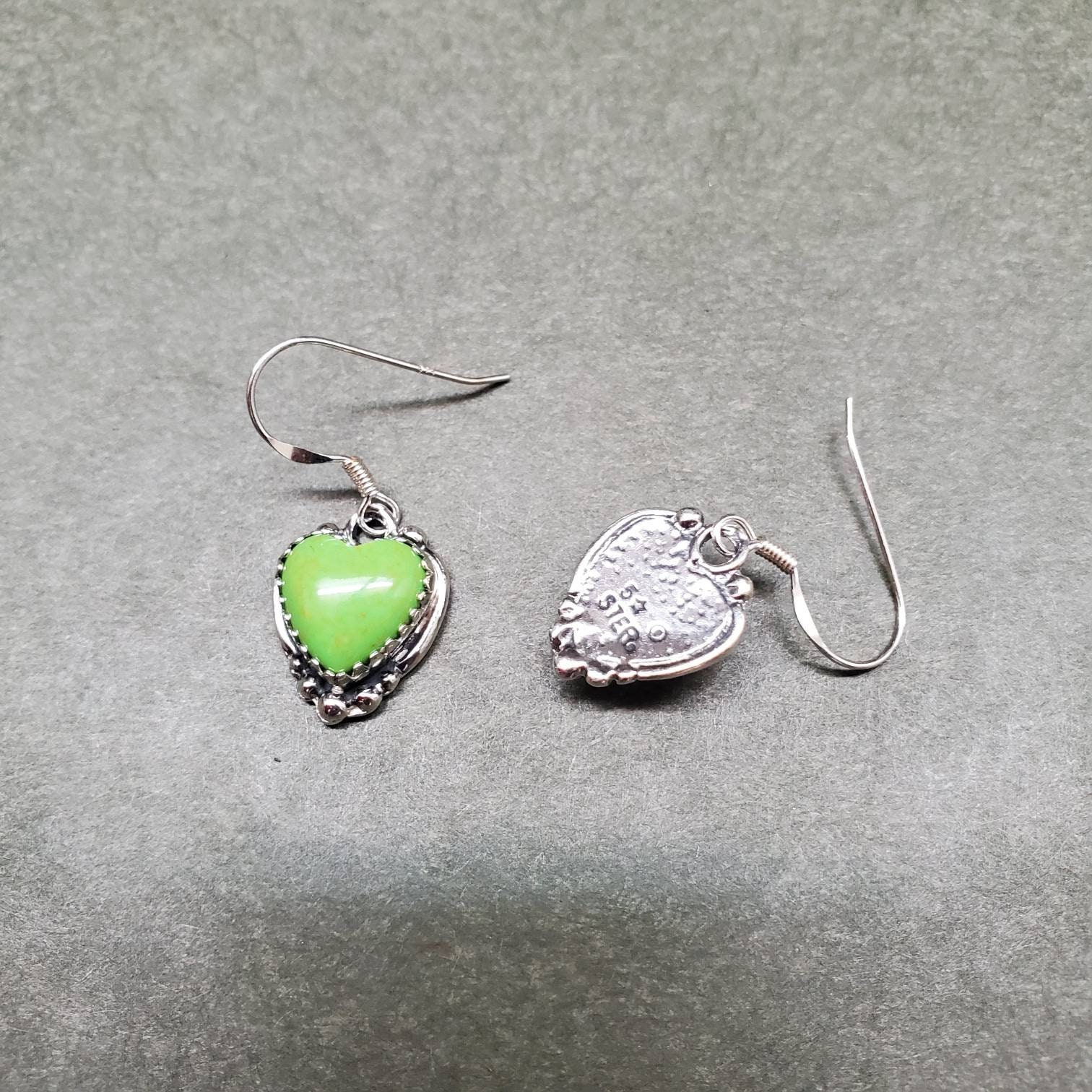 ピアス +ENGBROX+ silver925 poetry heart pearl earring EBEA23052 Curved Silver Pearl Earrings E0352 – simsmore