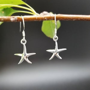 Q925 Small Sterling Silver Starfish Dangle Earrings | Silver Charm Earrings | Starfish Earrings | Sterling Silver Starfish Jewelry