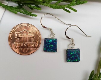Boucles d’oreilles Q925 8mm Square Green Opal | Sterling Silver Green Opal Bijoux | Boucles d’oreilles Fire Green Opal Square | Bijoux d’opale de feu fabriqués aux Etats-Unis
