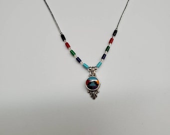 Colgante multicolor con incrustaciones pequeñas Q925 y collar de plata líquida de ley de 18 pulgadas / Collar bohemio / Collar estilo suroeste de plata de ley