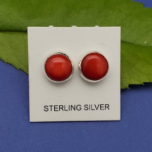 8mm Bambus Rote Koralle Ohrstecker | Rote Koralle Ohrstecker | Korallen Ohrstecker | Sterling Silber Ohrstecker | Kleiner Korallenschmuck Made in USA