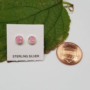 Boucles d'oreilles délicates en opale rose 5 mm | Clous d'oreilles en opale rose | Petits bijoux en opale rose | Boucles d'oreilles en argent sterling | Petite opale rose