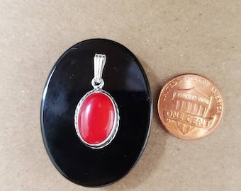 Delizioso ciondolo in corallo rosso d'argento senza catena / Ciondolo in corallo rosso d'argento sterling / Ciondolo in corallo concho / Ciondolo in corallo rosso d'argento