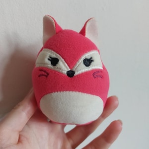 McDonald&#39;s Happy Meal Plush Toy 2023 SQUISHMALLOWS FIFI Kelly Toys Holdings