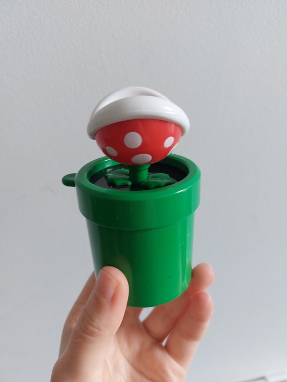 Mario Kart Nintendo Mcdonald's Toy Venus Fly Trap/ Childrens