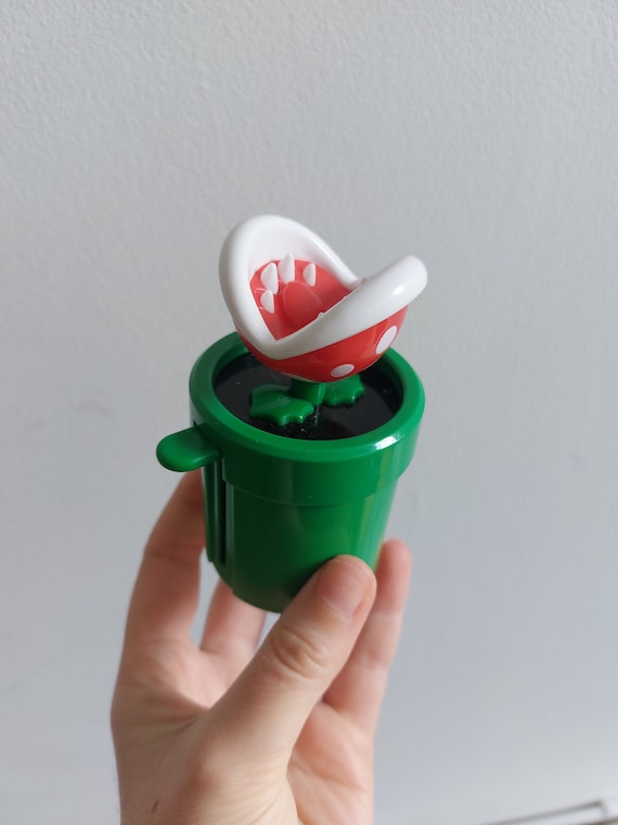 Mario Kart Nintendo Mcdonald's Toy Venus Fly Trap/ Childrens