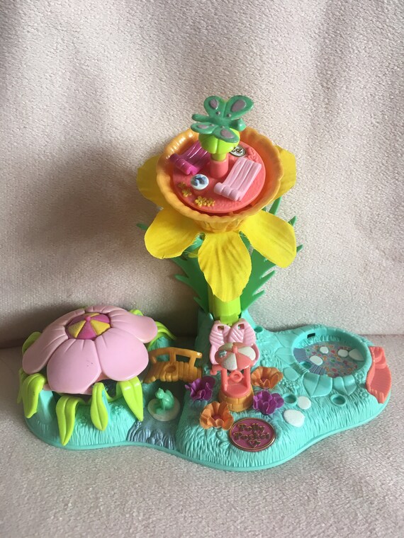 polly pocket strawberry house